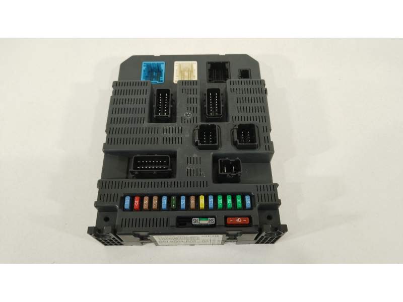 CAJA RELES / FUSIBLES 9663798180 BSI2004P0200 