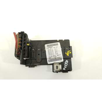 CAJA RELES / FUSIBLES 6R0937550A 