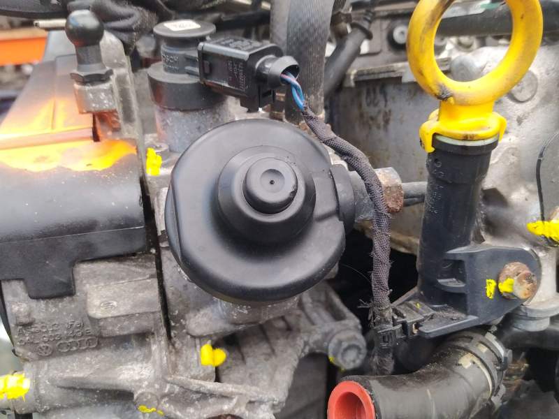 BOMBA INYECCION 04L130755D 0445010537