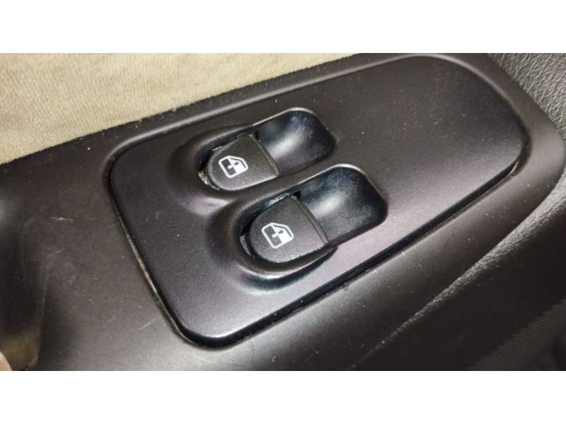 MANDO ELEVALUNAS DELANTERO IZQUIERDO 735360604 