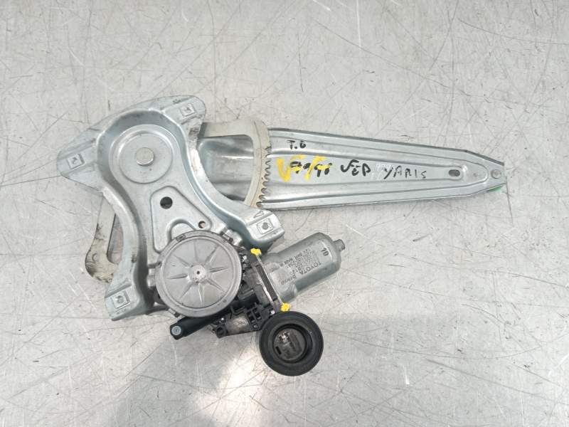 ELEVALUNAS TRASERO DERECHO 857200D120 