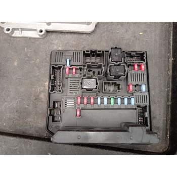 CAJA RELES / FUSIBLES 284B7BB00C 