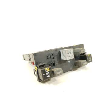 CAJA RELES / FUSIBLES 3C8937049E 