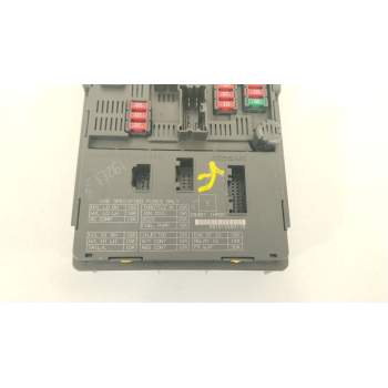 CAJA RELES / FUSIBLES 284B71HR0C 