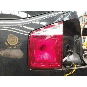 PILOTO TRASERO DERECHO EN PORTON 