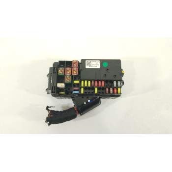 CAJA RELES / FUSIBLES 15533696 