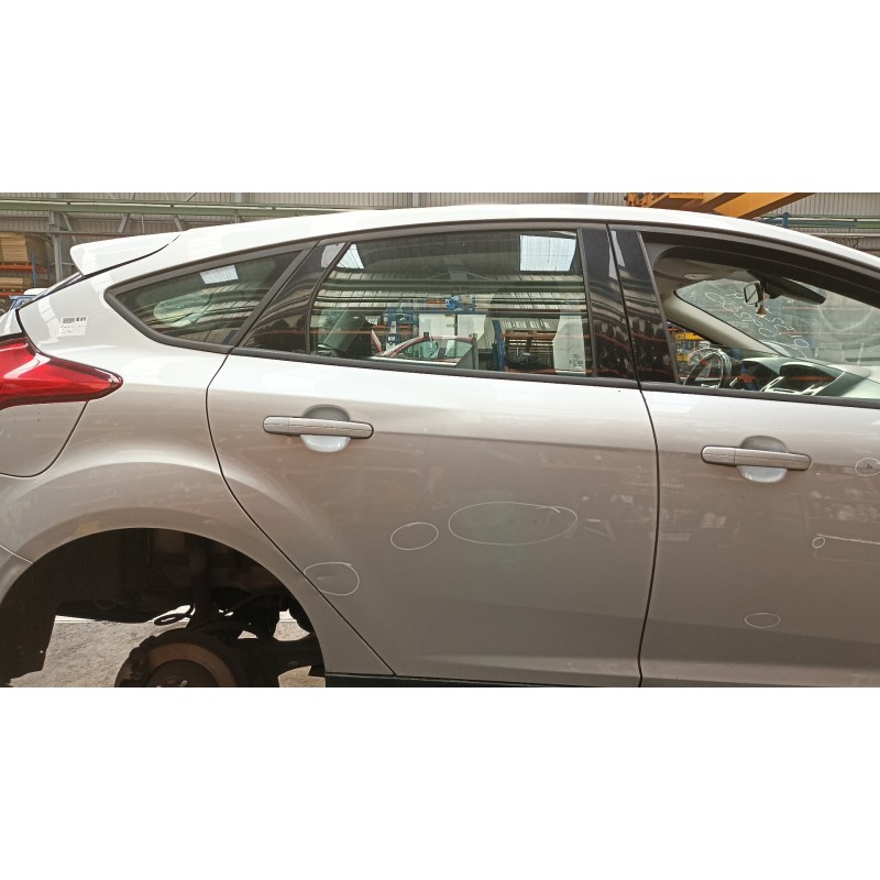 Recambio de puerta trasera derecha para ford focus lim. ambiente referencia OEM IAM   