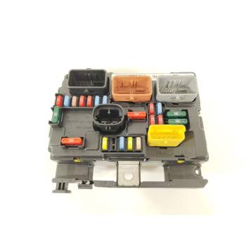 CAJA RELES / FUSIBLES 9667199780 BSM00