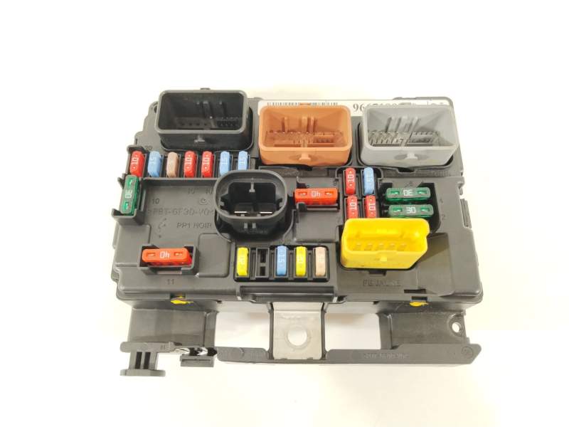 CAJA RELES / FUSIBLES 9667199780 BSM00