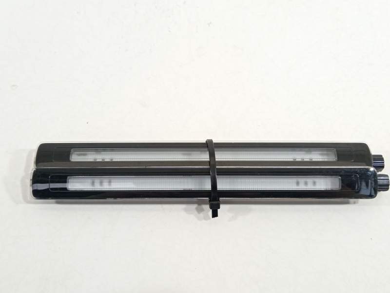 LUZ INTERIOR 8W9947409 