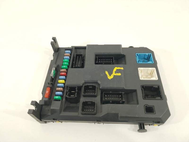 CAJA RELES / FUSIBLES 9666952380 