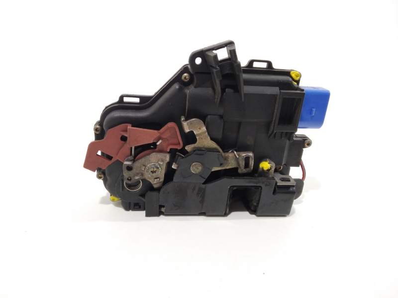 CERRADURA PUERTA DELANTERA IZQUIERDA 4E1837015 