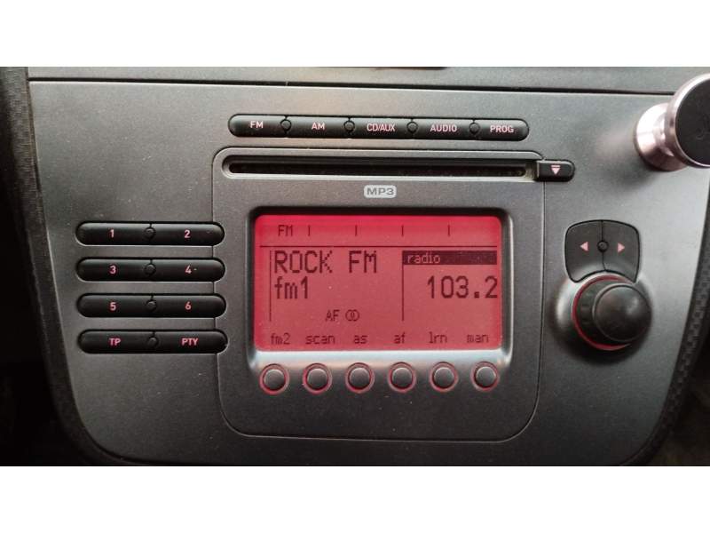 SISTEMA AUDIO / RADIO CD 