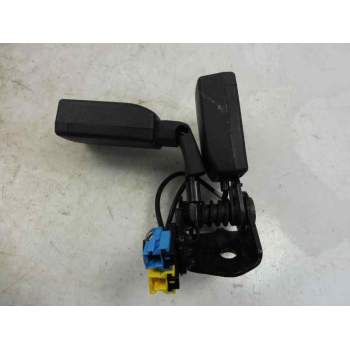 ENGANCHE CINTURON TRASERO CENTRAL A1768600469 