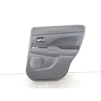 GUARNECIDO PUERTA TRASERA DERECHA 7222A620XD 1608300380 