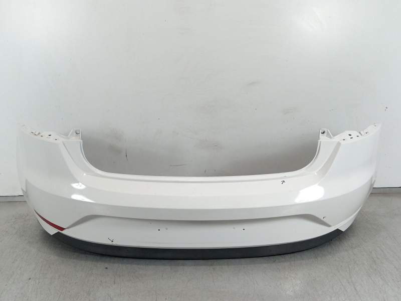 PARAGOLPES TRASERO 