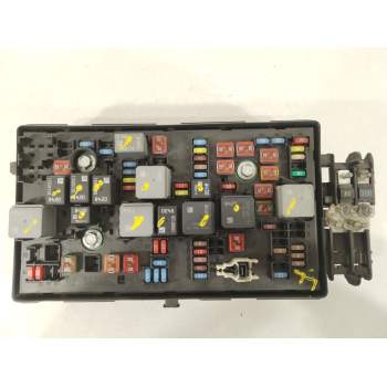 CAJA RELES / FUSIBLES 13343479 13255300 13222782