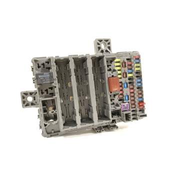 CAJA RELES / FUSIBLES sl2tb8g810 