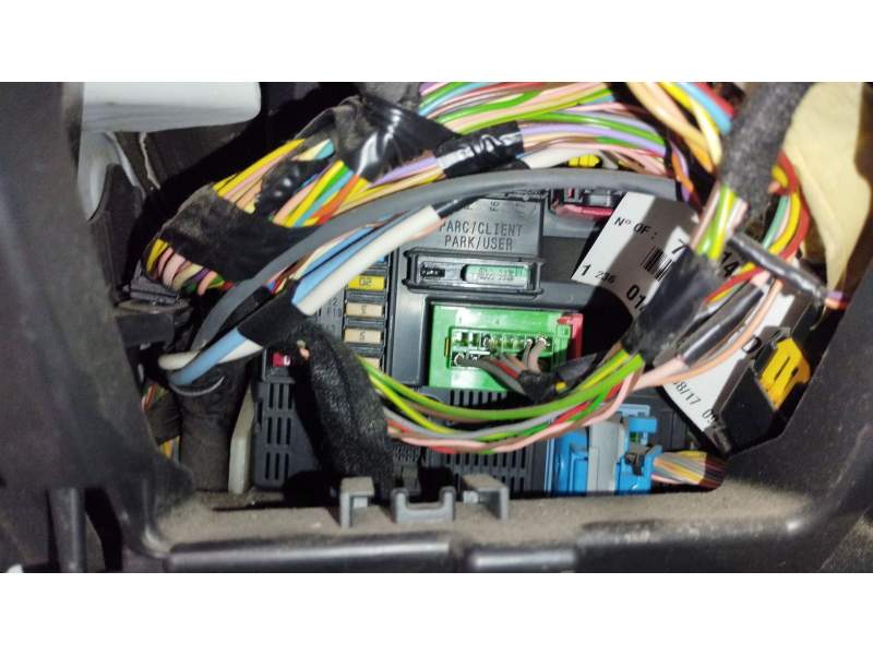 CAJA RELES / FUSIBLES 9819850080 
