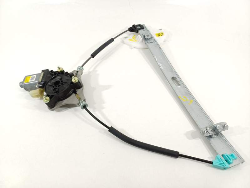 ELEVALUNAS DELANTERO DERECHO 82460H8000 82402H8100