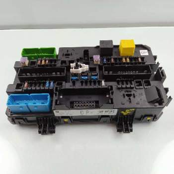 CAJA RELES / FUSIBLES 13181278 5DK008669 