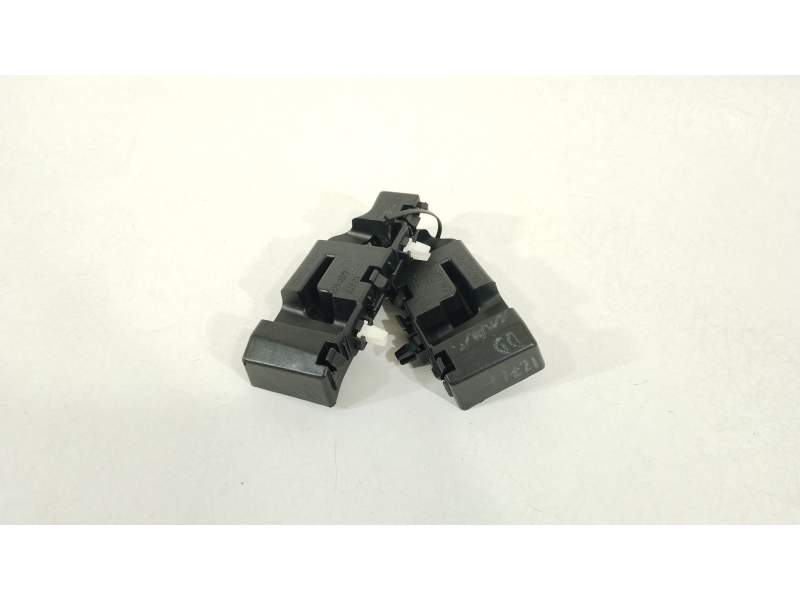 SOPORTE PARAGOLPES DELANTERO 86551P2000 86552P2000 