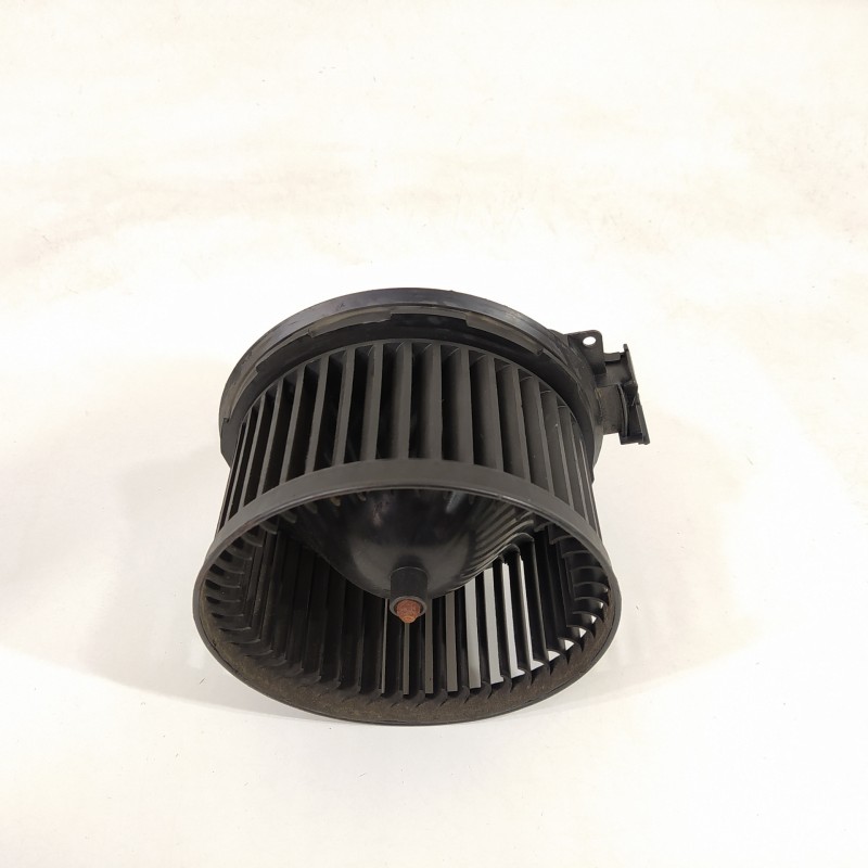 Recambio de ventilador calefaccion para ford fiesta (cb1) 1.6 tdci cat referencia OEM IAM VP8E2H18456AA 0130115551 3135102338