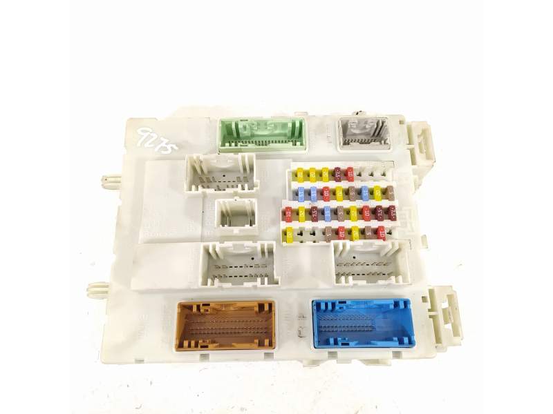 CAJA RELES / FUSIBLES DM5T14014 