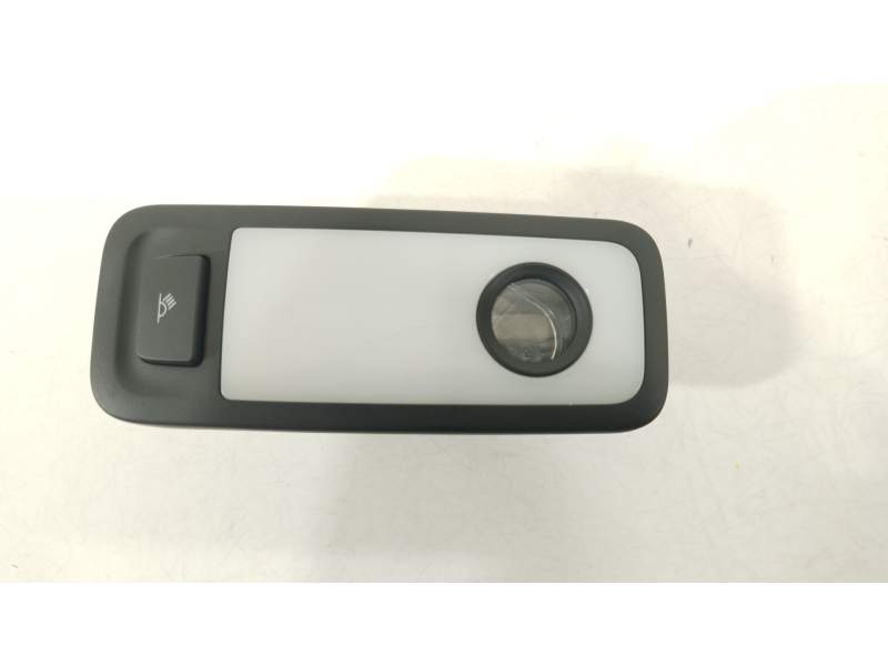 LUZ INTERIOR 8R0947292 