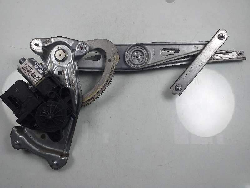 ELEVALUNAS DELANTERO DERECHO 807303972R 915243200 965369200
