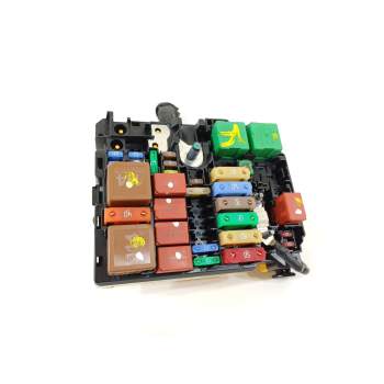 CAJA RELES / FUSIBLES 9804848480 