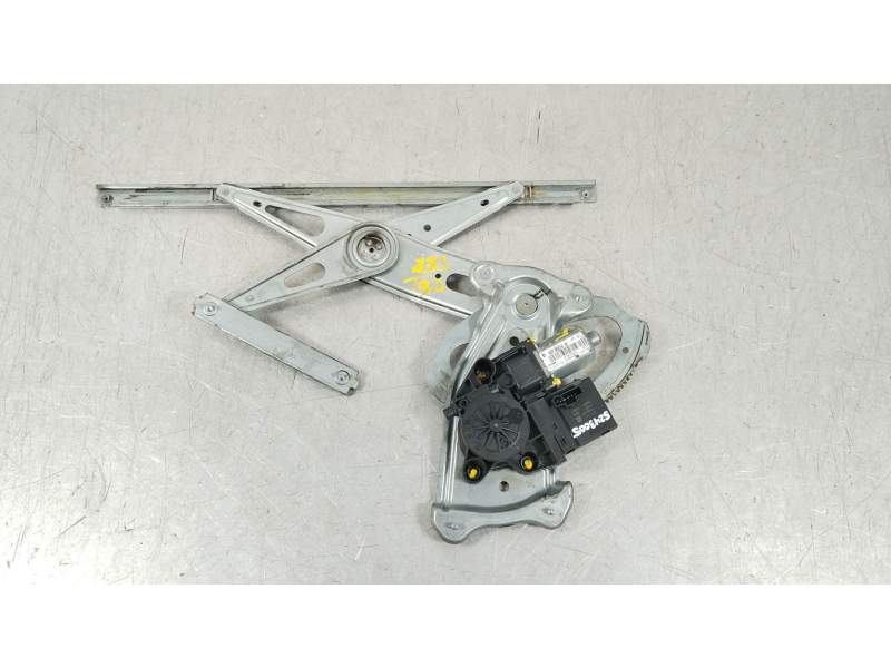 ELEVALUNAS DELANTERO DERECHO 807212569R 807302741R