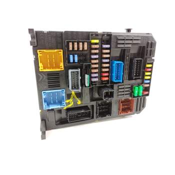 CAJA RELES / FUSIBLES 9832881080 
