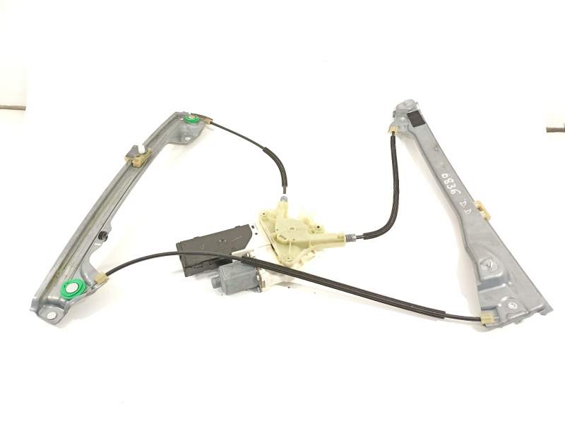 ELEVALUNAS DELANTERO DERECHO 807000002R 807300001R 0130822331