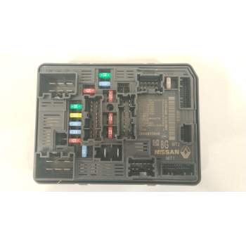 CAJA RELES / FUSIBLES 284B61704R 