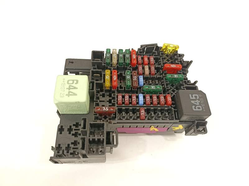 CAJA RELES / FUSIBLES 2Q0937615A 