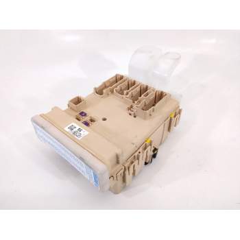 CAJA RELES / FUSIBLES 63586756 8273012X81 8922102480