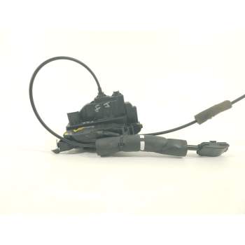 CERRADURA PUERTA TRASERA IZQUIERDA 825030004R 