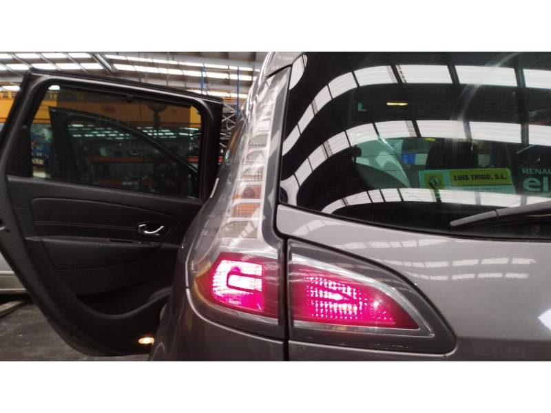 PILOTO TRASERO IZQUIERDO 265550386R 