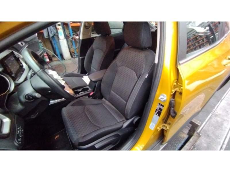 ASIENTO DELANTERO IZQUIERDO 