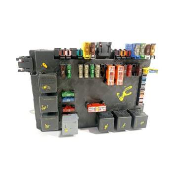 CAJA RELES / FUSIBLES 2215450801 A2215402550