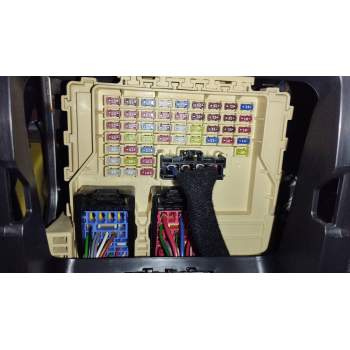 CAJA RELES / FUSIBLES 91951J7770 