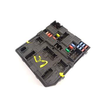 CAJA RELES / FUSIBLES 284B75NA1A 
