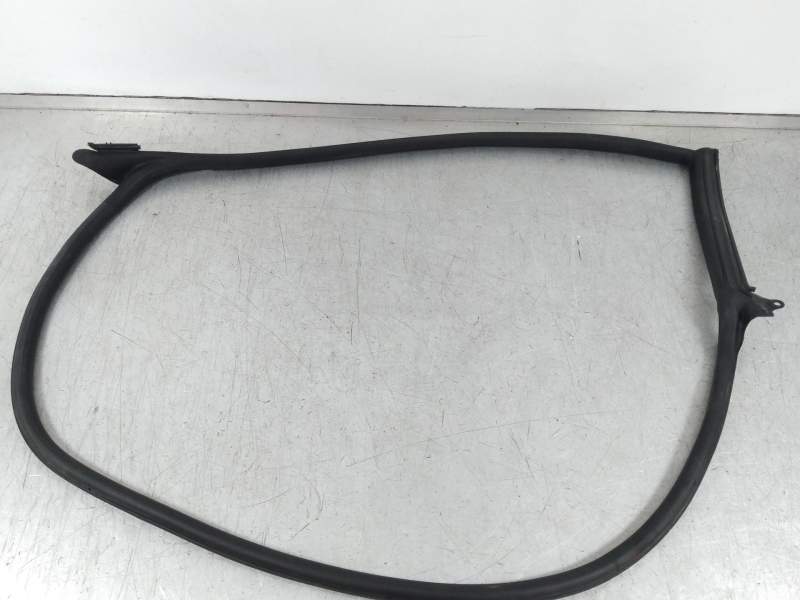 GOMAS CONTORNO PUERTA 8W8831707 