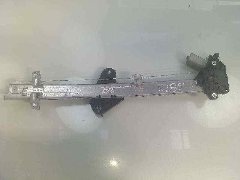 ELEVALUNAS DELANTERO IZQUIERDO CM01318 SN028Y03 GD558RD