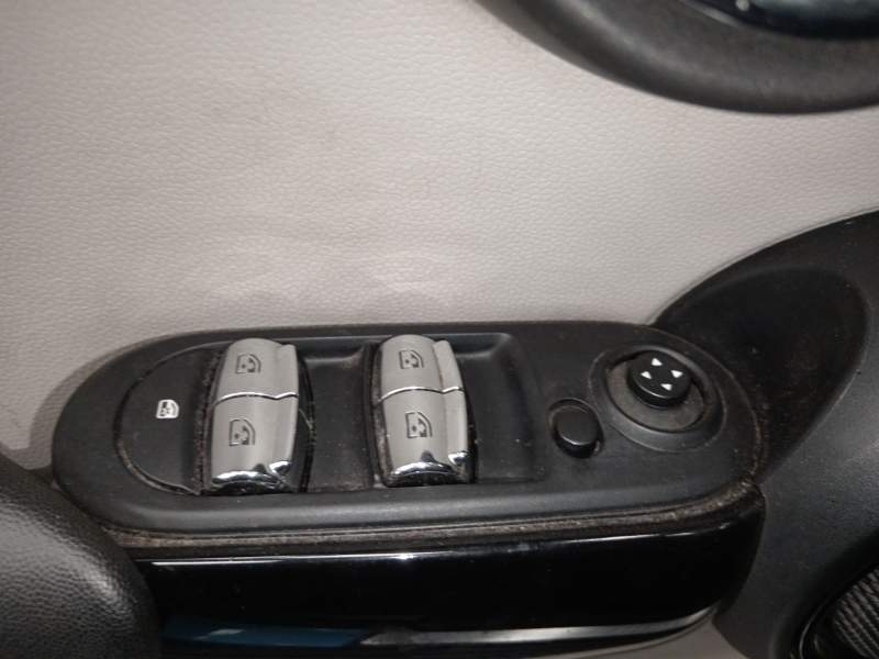 MANDO ELEVALUNAS DELANTERO IZQUIERDO 61319354858 