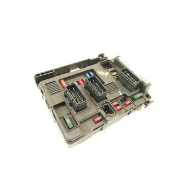 CAJA RELES / FUSIBLES 9643498980 T118470002 BSMB2