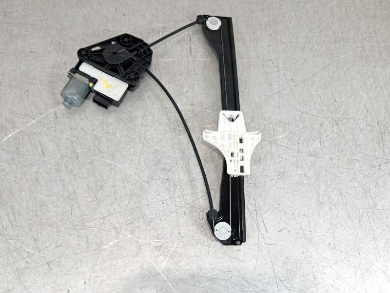 ELEVALUNAS TRASERO IZQUIERDO 6V0839461A 5Q0959408A 0130822724