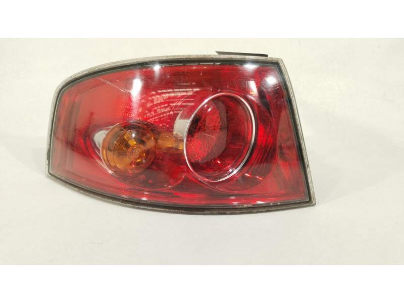 PILOTO TRASERO IZQUIERDO 6L6945111 6L6945095A 6L6945254