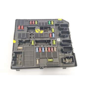CAJA RELES / FUSIBLES 284B62342R USMJR95